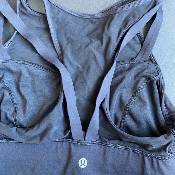 lulu high neck mesh sports bra - Picture 2 of 3